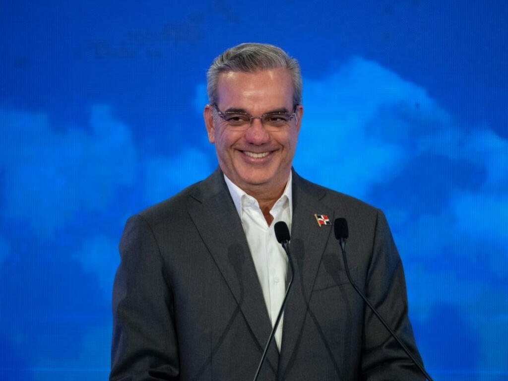 El presidente Luis Abinader durante una intervención pública
