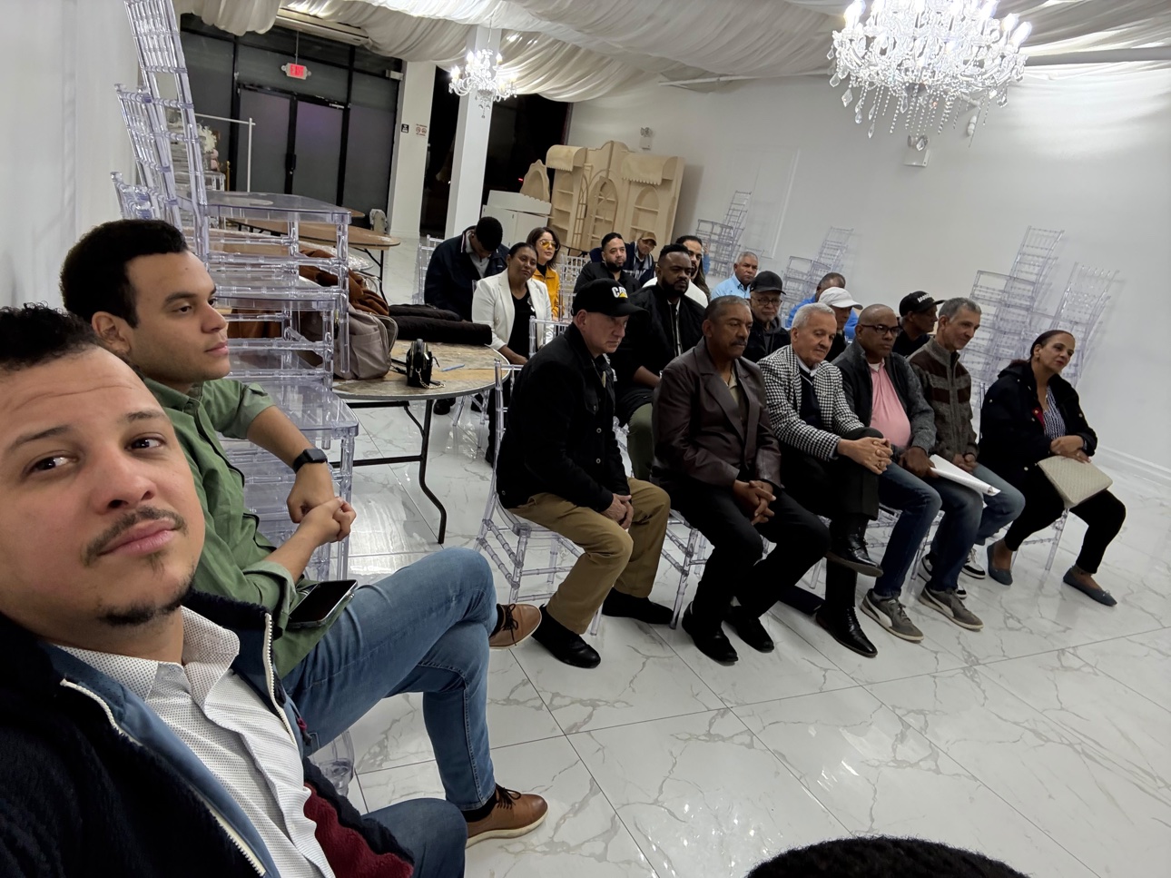 Miembros del CAD durante el acto de juramentación de la estructura de Brooklyn.