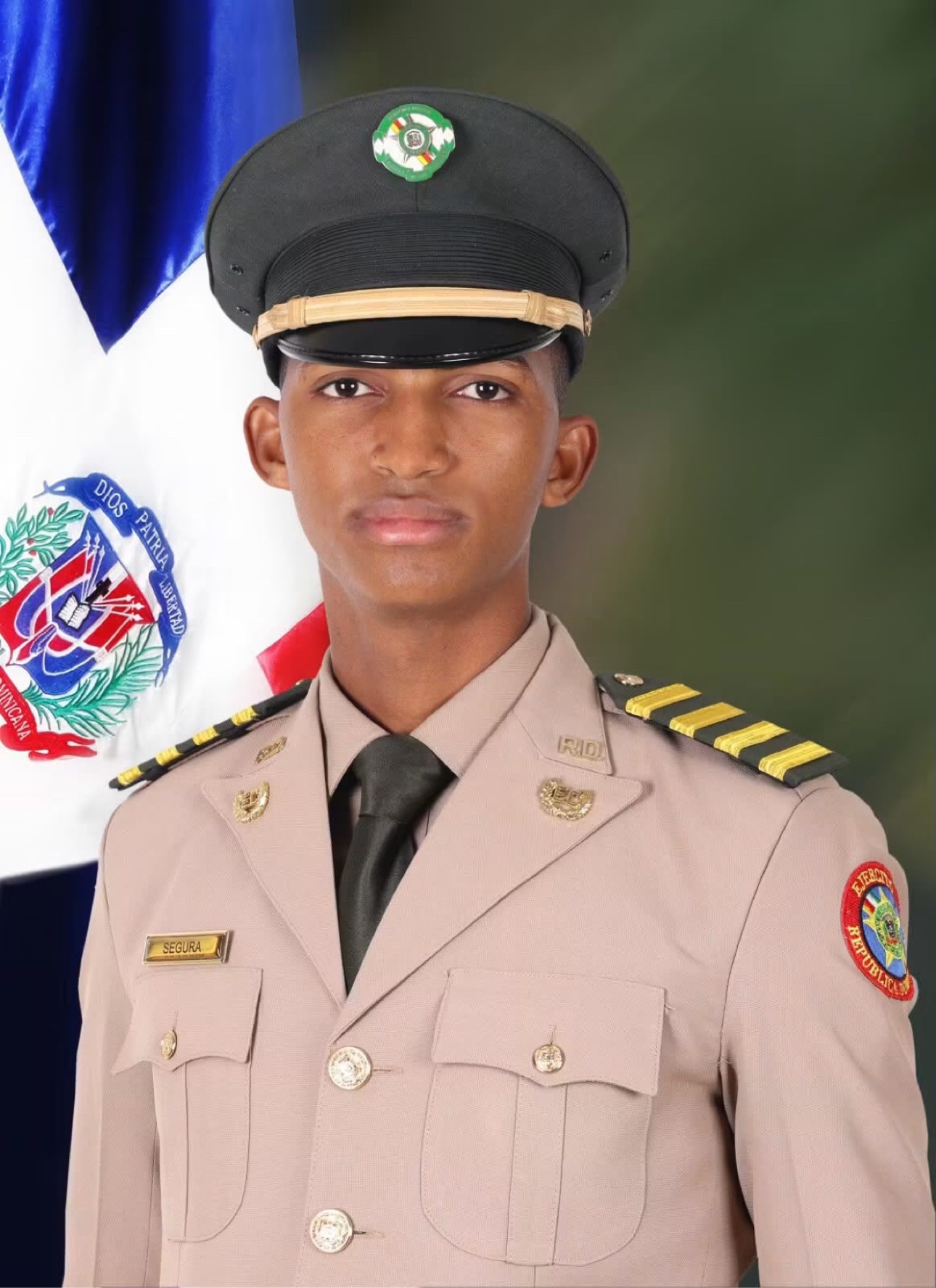 El cadete Leandro Alexander Segura Segura, en uniforme del Ejército de la República Dominicana