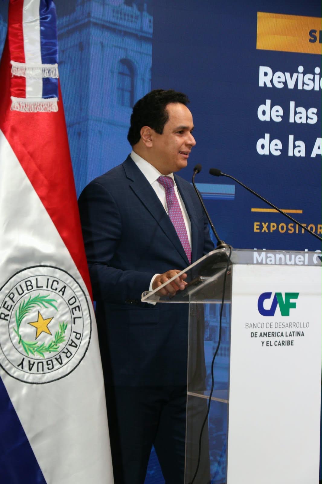 El jurista Manuel Conde durante una exposición en un foro regional
