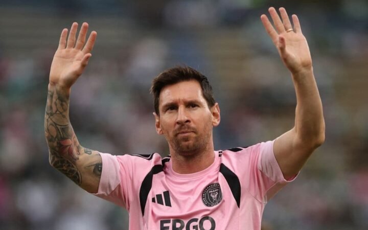 Leo Messi saludando al público